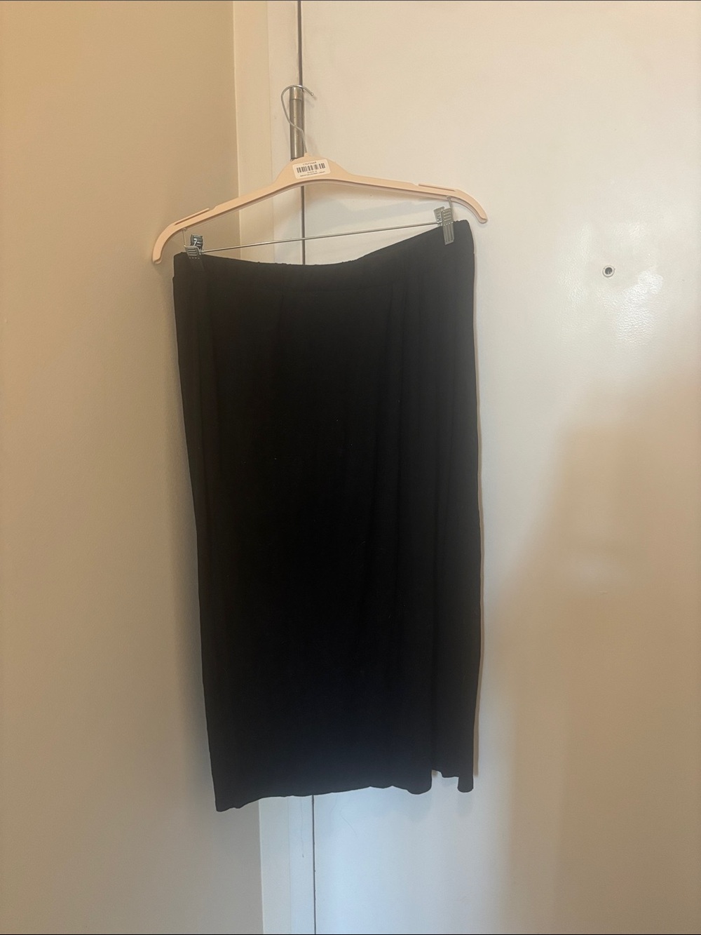 Women's Black Pencil Midi Skirt - Sleek Everyday Essential